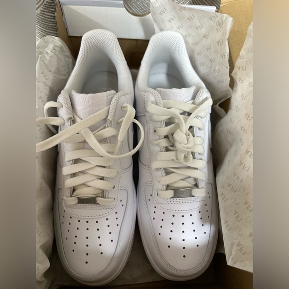 Nike Air Force 1 07 Men’s size 8 - Picture 2 of 7